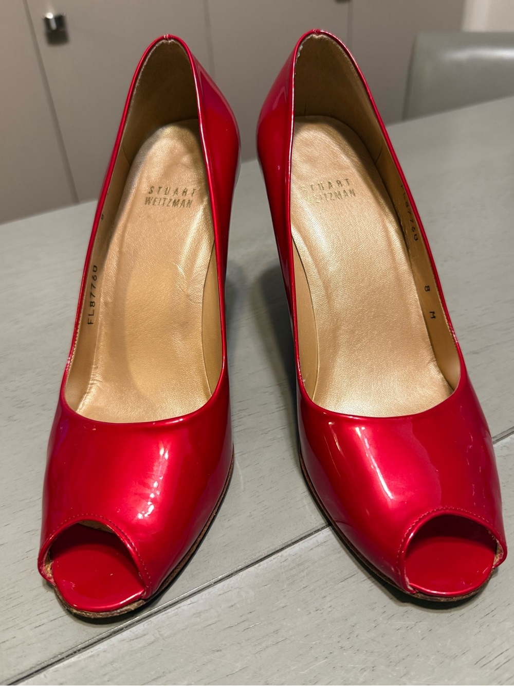 Stuart Weitzman 🇨🇦Red Patent Peep-Toe Heels + tan wooden block heel